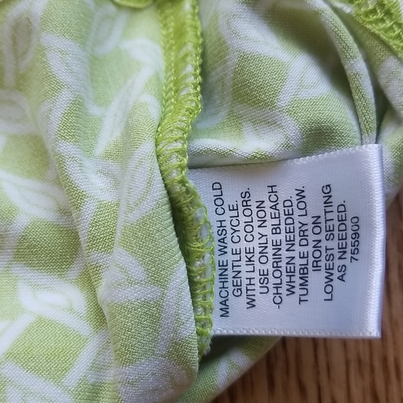(2X) Liz Claiborne Geometric Patterned Wrap Top Summery Low Neckline Stretch - Picture 7 of 8